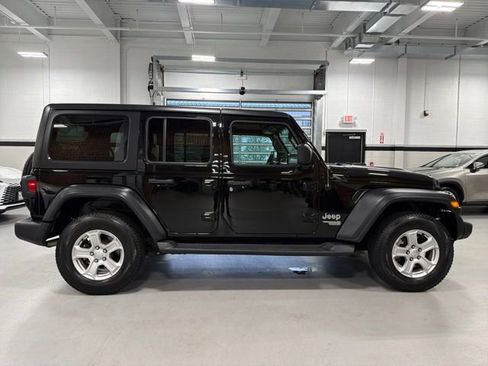 Used 2018 Jeep Wrangler Unlimited Sport S AWD/4WD image 9