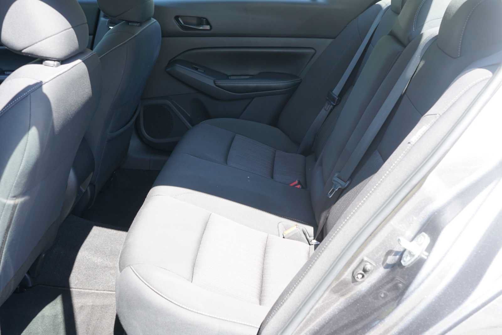 Used 2025 Nissan Altima 2.5 SV FWD image 19