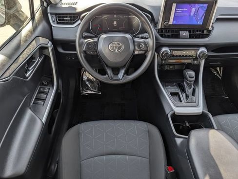 Used 2025 Toyota RAV4 XLE FWD image 12