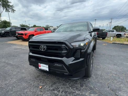 New 2025 Toyota Tacoma SR5 image 3