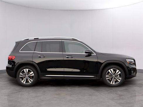 New 2025 Mercedes-Benz GLB 250 4MATIC image 4