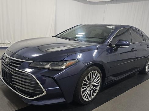 Used 2019 Toyota Avalon Limited FWD image 1