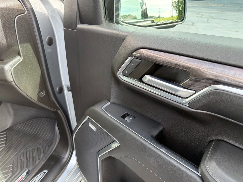 Used 2023 Chevrolet Silverado 1500 LTZ AWD/4WD image 34