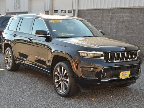 Used 2023 Jeep Grand Cherokee L Overland image 2