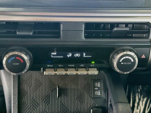 Used 2025 Toyota 4Runner SR5 AWD/4WD image 23
