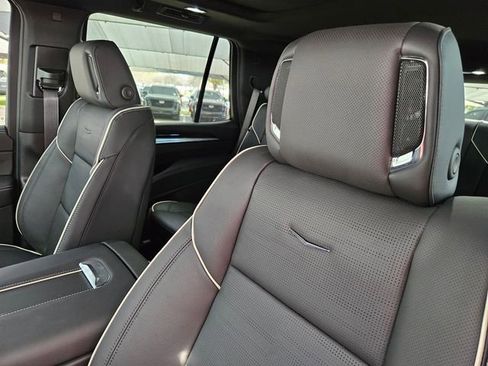 New 2026 Cadillac Escalade Luxury w/ Touring Package image 12