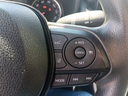 Used 2020 Toyota RAV4 LE image 19