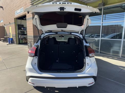 Used 2021 Nissan Kicks SV image 37