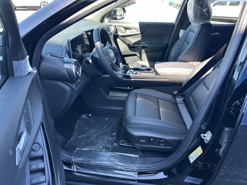 New 2026 Chevrolet Equinox LT w/ Convenience Package II image 8