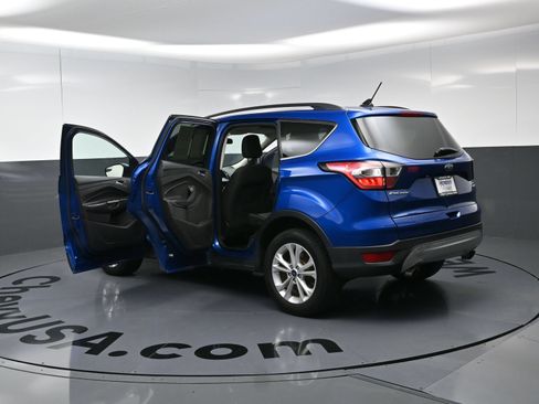 Used 2018 Ford Escape SE w/ SE Sync 3 Package FWD image 28