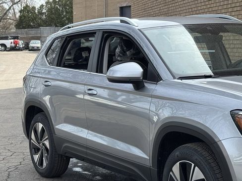 New 2026 Volkswagen Taos SE AWD/4WD image 4