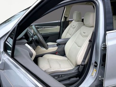 Used 2017 Cadillac XT5 Premium Luxury image 15