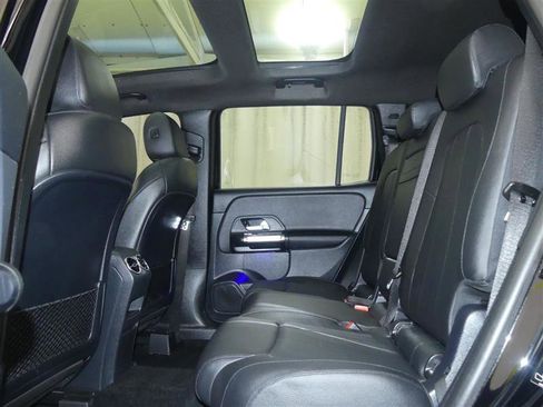 Used 2022 Mercedes-Benz GLB 250 GLB 250 w/ Premium Package Lite image 25