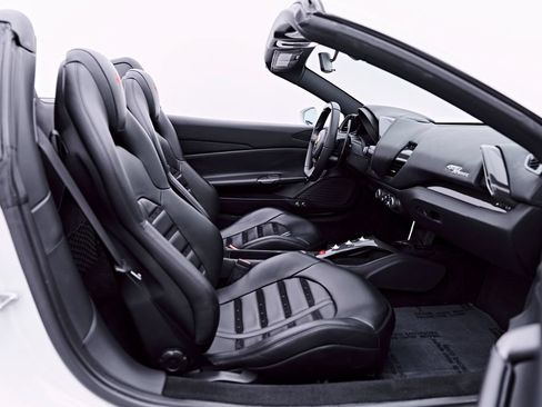 Used 2019 Ferrari 488 Spider RWD image 47