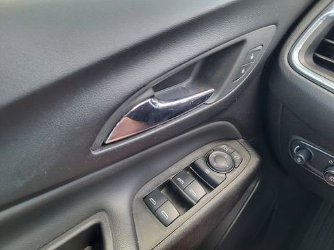 Used 2024 Chevrolet Equinox LT FWD image 22