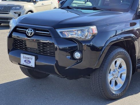 Used 2020 Toyota 4Runner SR5 image 34