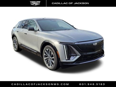 New 2024 Cadillac Lyriq Sport image 2