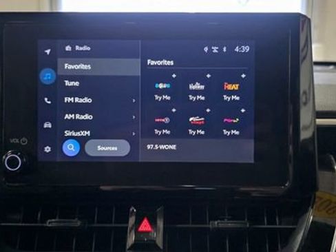 Used 2024 Toyota Corolla Cross SE image 18