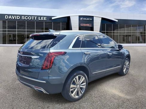 Used 2021 Cadillac XT5 Premium Luxury FWD image 4