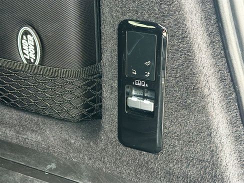 Used 2024 Land Rover Range Rover Sport Dynamic SE image 13