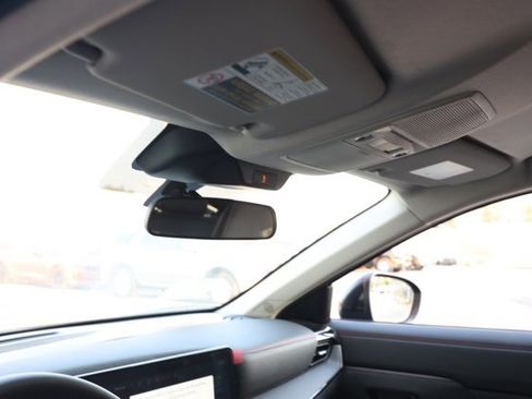 New 2025 Nissan Kicks SR image 13