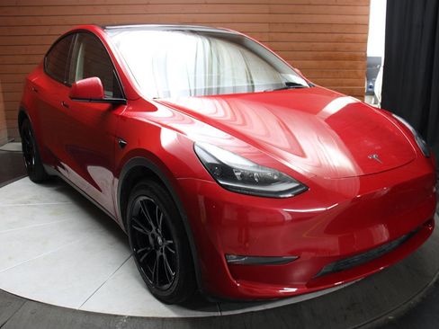 Used 2022 Tesla Model Y Long Range image 42