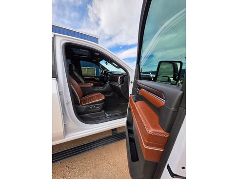 Used 2024 GMC Sierra 2500 Denali Ultimate image 15