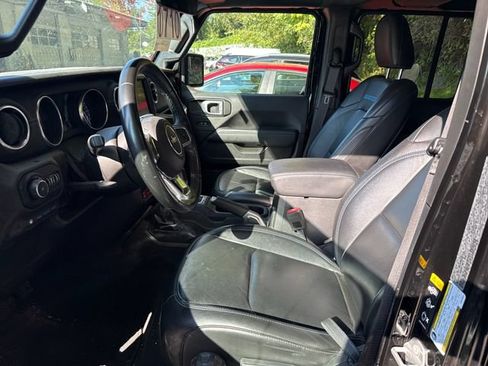 Used 2022 Jeep Wrangler Unlimited Rubicon 4xe AWD/4WD image 13