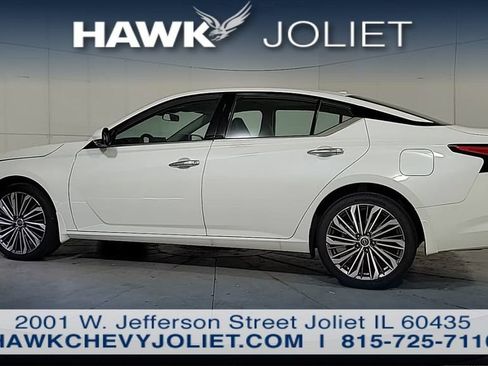 Used 2025 Nissan Altima 2.5 SL AWD/4WD image 4