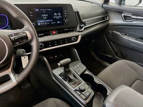 Used 2025 Kia Sportage LX image 25