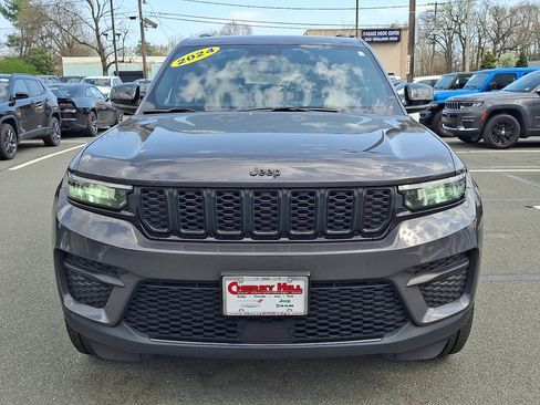 Used 2024 Jeep Grand Cherokee Altitude image 8