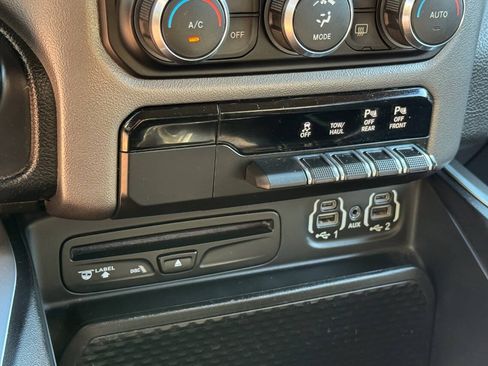 Used 2019 RAM 1500 Big Horn AWD/4WD image 38