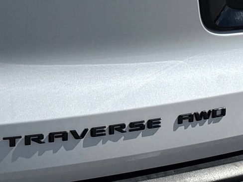 Used 2025 Chevrolet Traverse Z71 w/ Driver Confidence Package AWD/4WD image 19