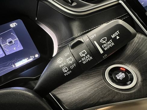 Used 2024 Jeep Grand Cherokee Limited image 34