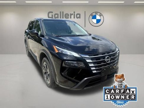 Used 2025 Nissan Rogue SV AWD/4WD image 3