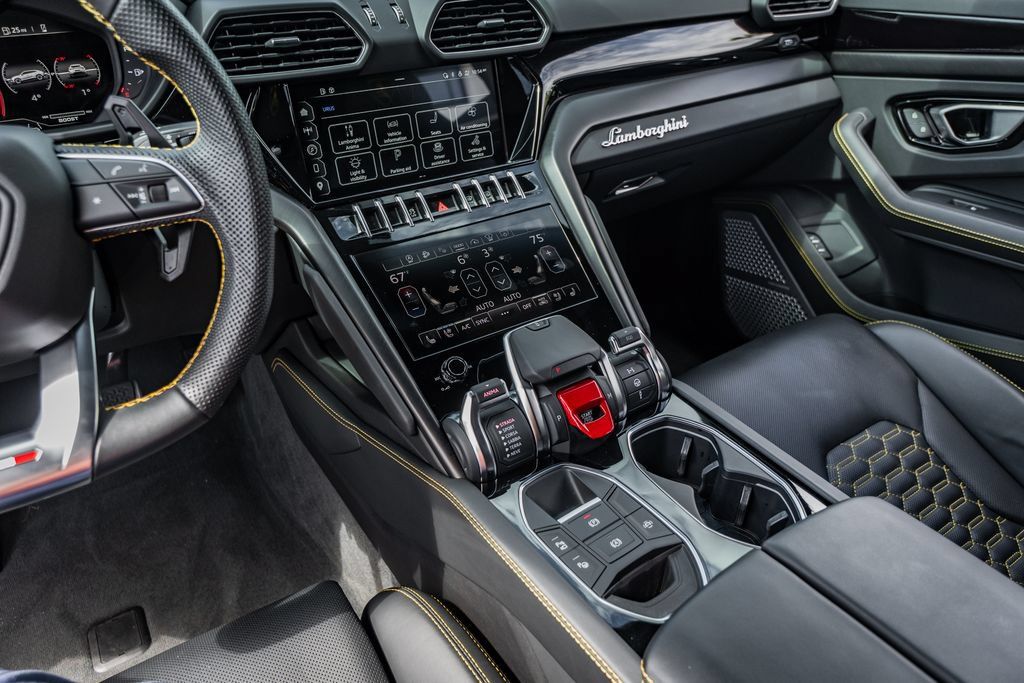 Used 2023 Lamborghini Urus S AWD/4WD image 28