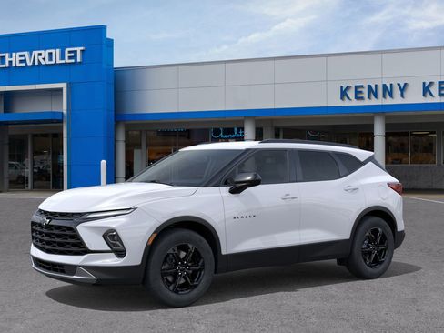 New 2026 Chevrolet Blazer LT w/ Convenience Package FWD image 2