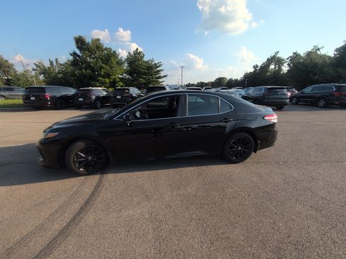 Used 2020 Toyota Camry LE w/ Convenience Package FWD image 2