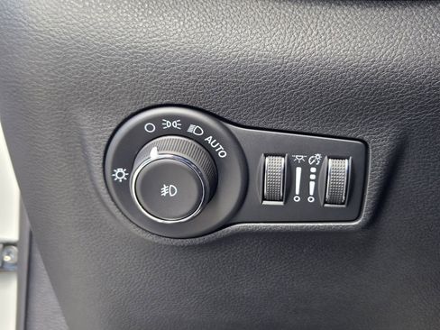 New 2026 Jeep Compass Latitude image 19