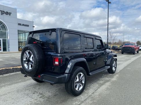 Used 2019 Jeep Wrangler Unlimited Sahara w/ Cold Weather Group image 2
