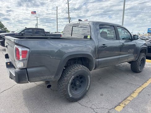 Used 2020 Toyota Tacoma TRD Off-Road AWD/4WD image 3
