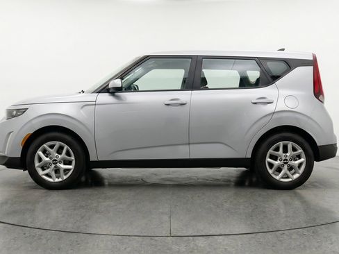 Used 2025 Kia Soul FWD image 5
