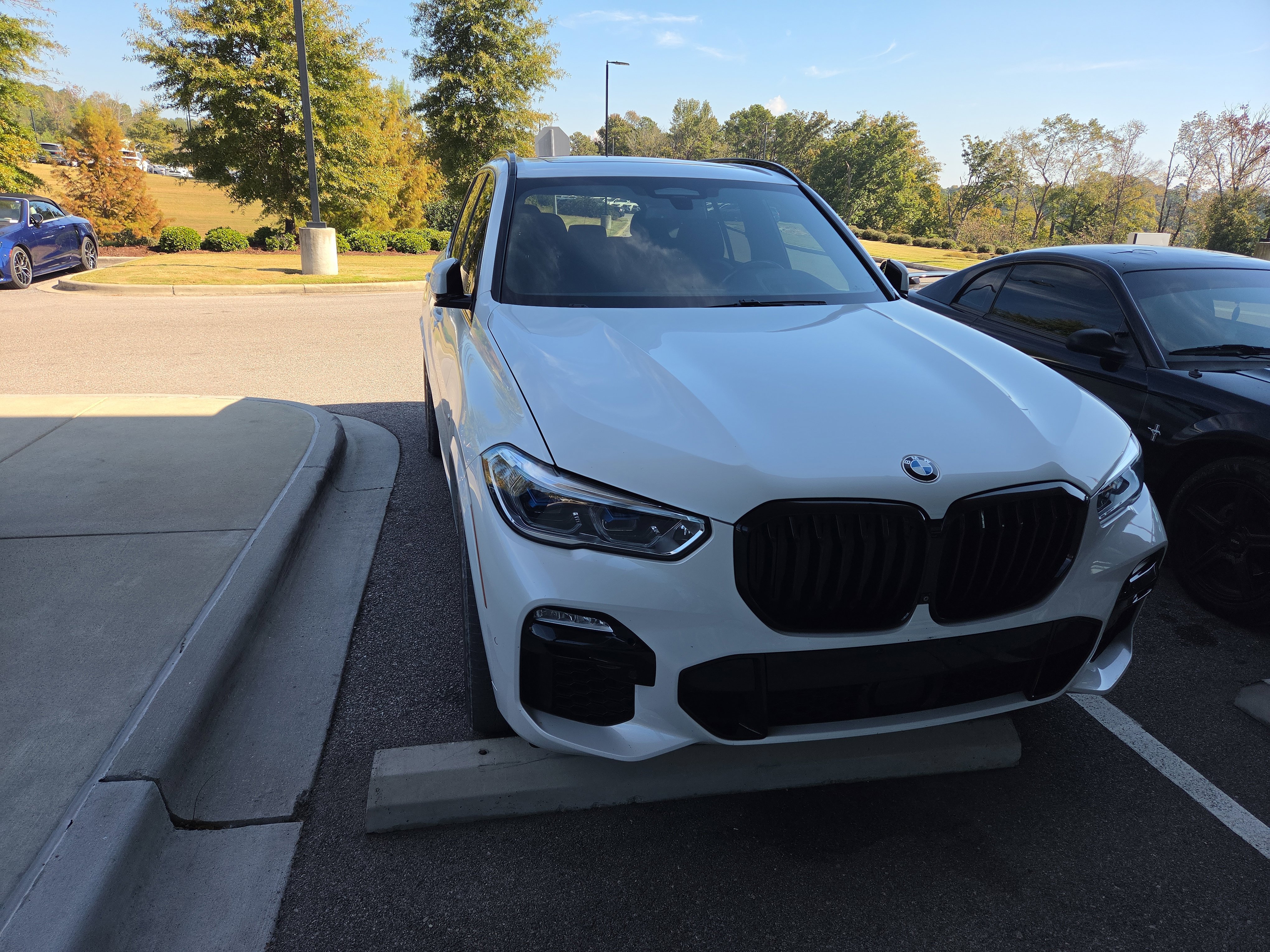 Used 2019 BMW X5 xDrive40i w/ M Sport Package AWD/4WD image 1