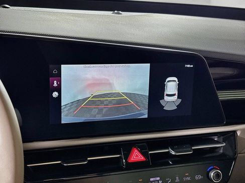 Certified 2023 Kia Niro Wind FWD image 18