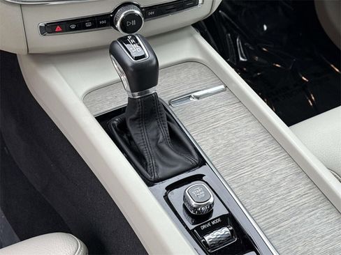 Used 2020 Volvo XC60 T6 Inscription w/ Protection Package Premier image 25