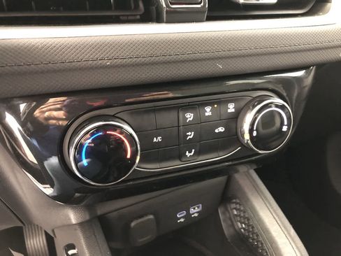 Used 2025 Chevrolet TrailBlazer LT image 17