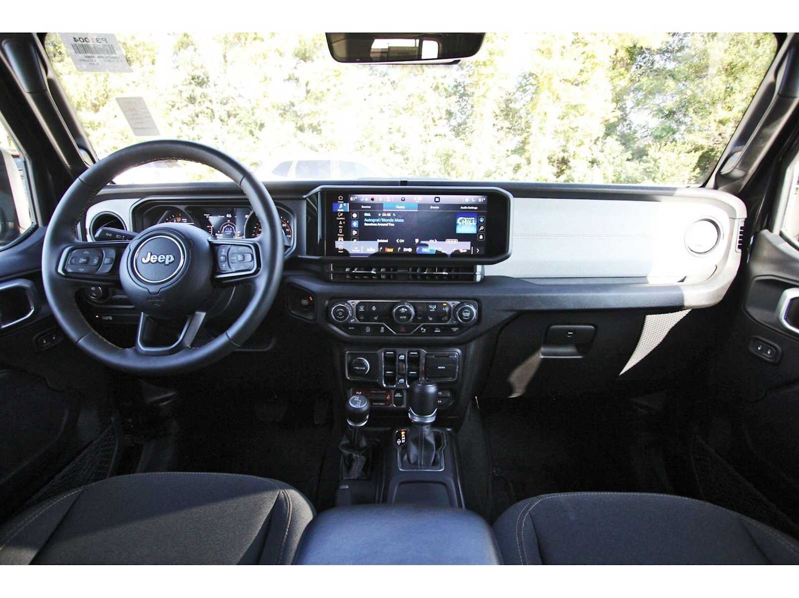 Used 2024 Jeep Gladiator Sport AWD/4WD image 7