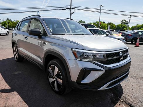 Used 2024 Volkswagen Taos S AWD/4WD image 3