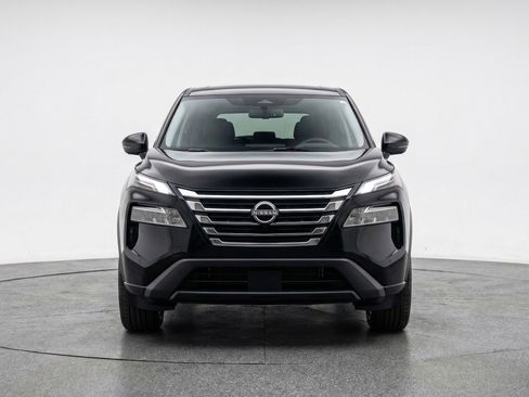 Used 2025 Nissan Rogue SV FWD image 2