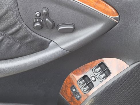 Used 2009 Mercedes-Benz CLK 550 Cabriolet image 23
